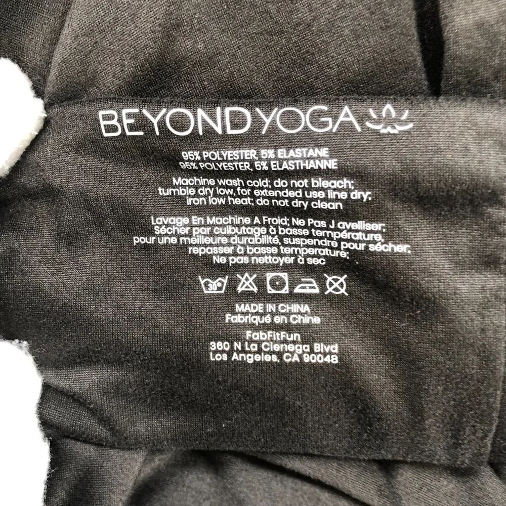 NWT Beyond Yoga Infinity Scarf Black Zip Pocket Active Travel‎ Zip Pocket